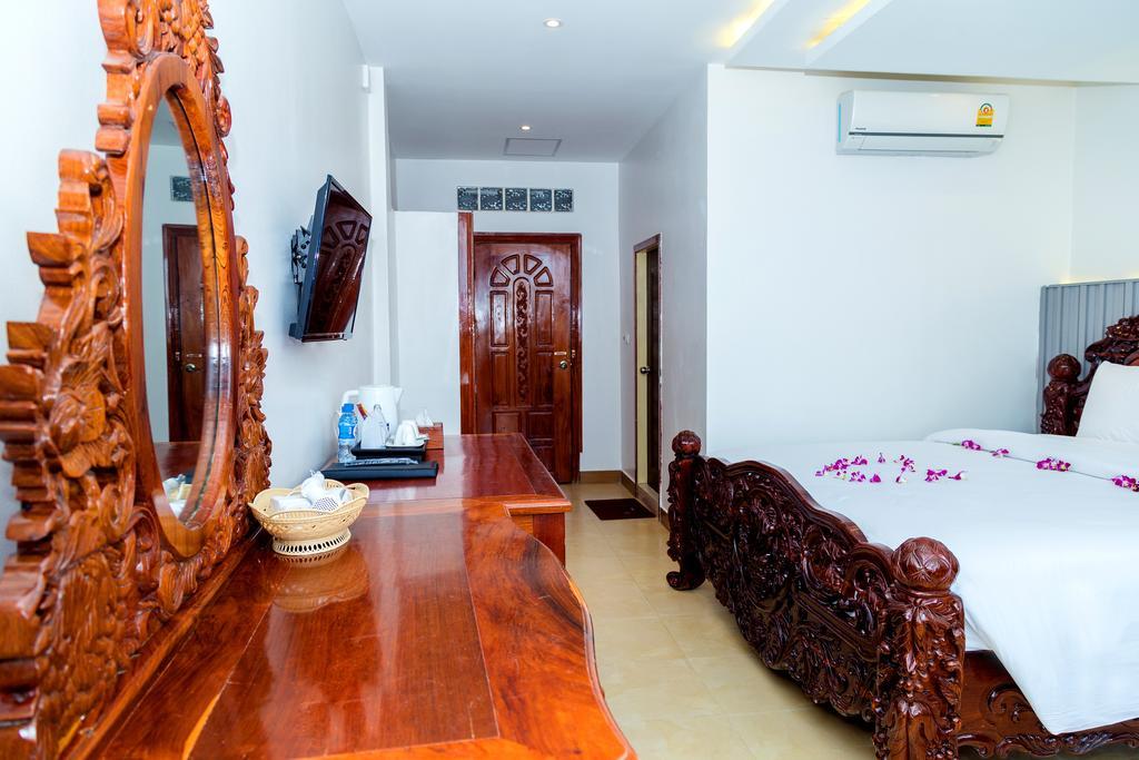 Ly Heng Chhay Hotel Poipet Exterior photo